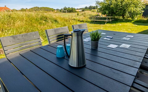 Ernesta - from the Sea: Gras, Grasland, Land Lot, Verblijf, Landelijk Gebied, Weide, Garden Gebouwen, Tuin, Schuur