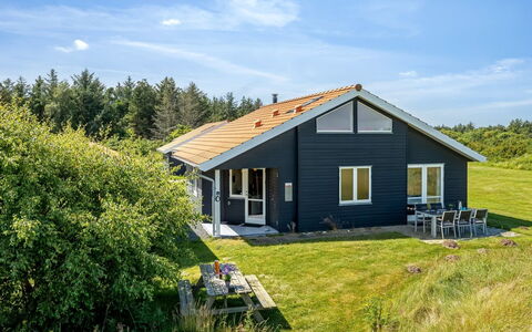 Ernesta - from the Sea: Gras, Grasland, Land Lot, Verblijf, Landelijk Gebied, Weide, Garden Gebouwen, Tuin, Schuur