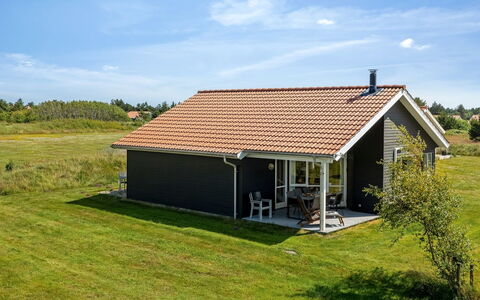 Ernesta - from the Sea: Gras, Grasland, Land Lot, Verblijf, Landelijk Gebied, Weide, Garden Gebouwen, Tuin, Schuur