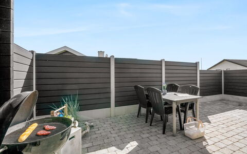 Georg - 200M from the Sea: Gras, Grasland, Land Lot, Verblijf, Landelijk Gebied, Weide, Garden Gebouwen, Tuin, Schuur