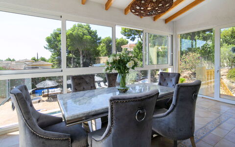 Gekko: Meubilair, Interieur Ontwerp, Stoel, Tafel, Hout, Flooring, Keuken En Eettafel, Verdieping, Eetkamer, Verlichting