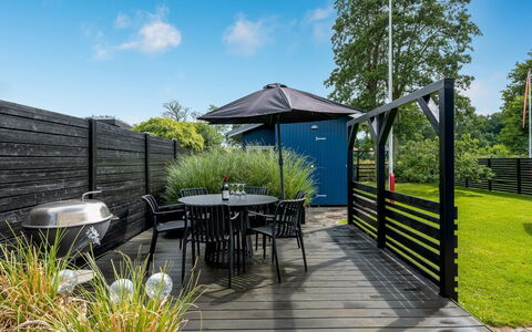 Urda - 50M from the Sea: Meubilair, Buitenmeubels, Stoel, Schaduw, Buitentafel, Tuin, Dek, Patio, Werf, Hardwood
