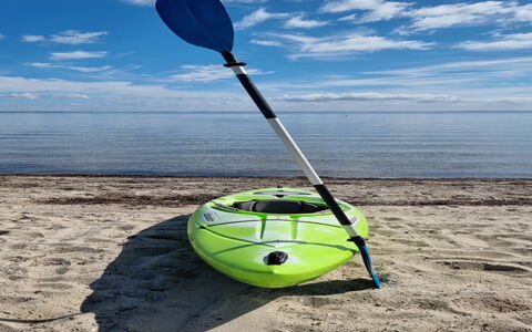 Urda - 50M from the Sea: Meubilair, Buitenmeubels, Tableware, Tafel, Drinkware, Stoel, Buitentafel, Voedsel, Fles
