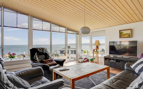 Fani - 150M from the Sea: Meubilair, Hout, Interieur Ontwerp, Verdieping, Plafond, Flooring, Bankstel, Huis, Woonkamer, Houten Vloer