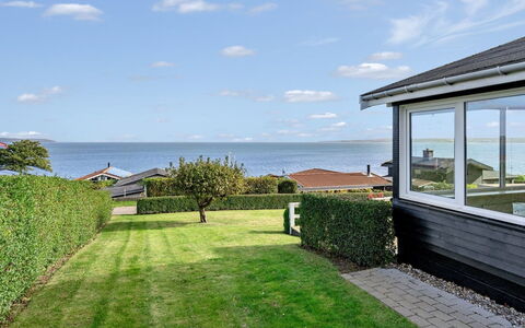 Fani - 150M from the Sea: Zee, Kust En Oceanic Landvormen, Huis, Kust, Groundcover, Oceaan, Verblijf, Gazon, Kust, Landgoed