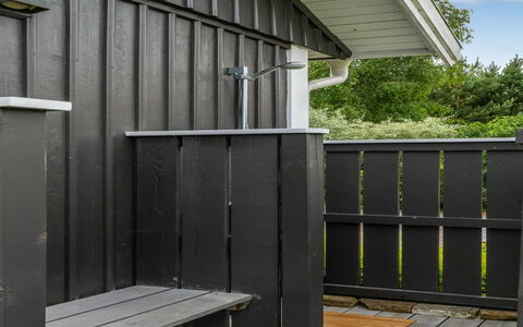 Thine - 800M from the Sea: Hout, Meubilair, Appartement, Kamer, Plafond, Beits, Stoel, Hardwood, Vernis, Timmerhout