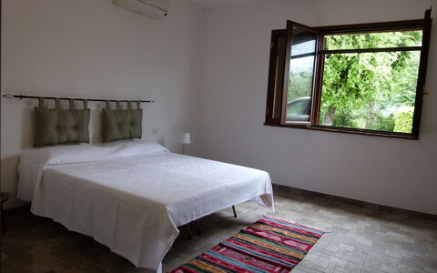 Casa Salvia, Ac, Wifi, Narni: Meubilair, Verdieping, Flooring, Bed, Slaapkamer, Interieur Ontwerp, Hout, Laken, Bedding, Kamer