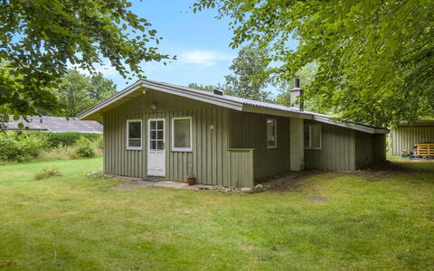 Göran - 30Km from the Sea: Verblijf, Backyard, Werf, Garden Gebouwen, Schuur, Siding, Buitenmeubels, Blokhut, Outdoor Structuur, Keet