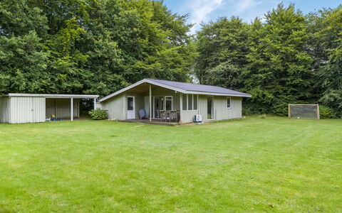 Göran - 30Km from the Sea: Verblijf, Backyard, Werf, Garden Gebouwen, Schuur, Siding, Buitenmeubels, Blokhut, Outdoor Structuur, Keet