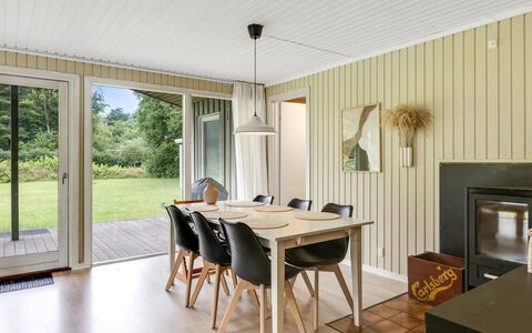 Göran - 30Km from the Sea: Verblijf, Backyard, Werf, Garden Gebouwen, Schuur, Siding, Buitenmeubels, Blokhut, Outdoor Structuur, Keet