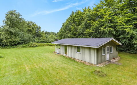 Göran - 30Km from the Sea: Verblijf, Backyard, Werf, Garden Gebouwen, Schuur, Siding, Buitenmeubels, Blokhut, Outdoor Structuur, Keet