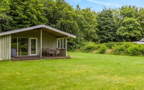 Göran - 30Km from the Sea: Verblijf, Backyard, Werf, Garden Gebouwen, Schuur, Siding, Buitenmeubels, Blokhut, Outdoor Structuur, Keet