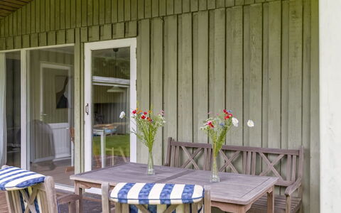 Göran - 30Km from the Sea: Verblijf, Backyard, Werf, Garden Gebouwen, Schuur, Siding, Buitenmeubels, Blokhut, Outdoor Structuur, Keet