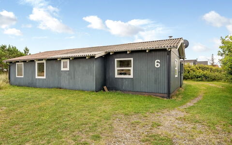 Claudine - 700M from the Sea: Huis, Dak, Huis, Verblijf, Schuur, Garden Gebouwen, Siding, Werf, Blokhut, Hut