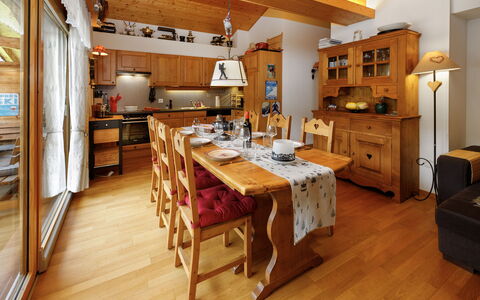 Mon Abri B: Meubilair, Hout, Interieur Ontwerp, Plafond, Keuken, Kamer, Verlichting, Tafel, Huis, Cabinetry