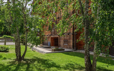 Mon Abri B: Hout, Steen, Metselwerk, Tuin, Gazon, Siding, Hardwood, Backyard, Werf, Blokhut