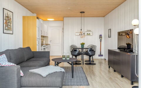 Kjera - 2.4Km from the Sea: Meubilair, Interieur Ontwerp, Flooring, Bankstel, Hout, Verdieping, Plafond, Woonkamer, Lichte Inrichting, Kamer
