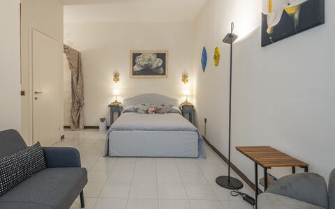 Casa Gioia In Lucca: Meubilair, Interieur Ontwerp, Muur, Verdieping, Flooring, Bed, Slaapkamer, Plafond, Kamer, Textiel