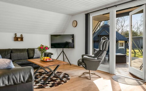 Hannele - 10Km from the Sea: Meubilair, Interieur Ontwerp, Flooring, Hout, Verdieping, Plafond, Bankstel, Houten Vloer, Woonkamer, Kamer