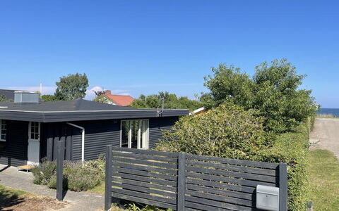 Sampsa - 75M from the Sea: Thatching, Verblijf, Huis, Dak, Huis, Boerderij, Hut, Landgoed, Dorp
