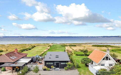 Bondi - 75M from the Sea: Gras, Grasland, Land Lot, Verblijf, Landelijk Gebied, Weide, Garden Gebouwen, Tuin, Schuur
