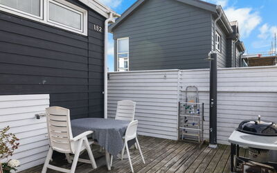 Folkhart - 10M from the Sea