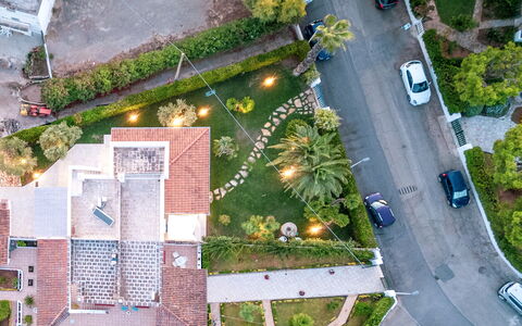 Villa Azzurra Monticelli: Woongebied, Vogelperspectief, Buurt, Landschap, Huis, Tuin, Huis, Landscaping, Luchtfotografie, Voorstad