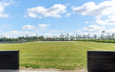 Brun - 900M from the Sea: Verblijf, Backyard, Werf, Garden Gebouwen, Schuur, Siding, Buitenmeubels, Blokhut, Outdoor Structuur, Keet