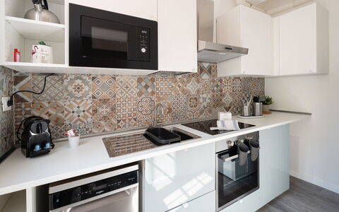 Aselli Home: Keuken, Countertop, Major Appliance, Flooring, Interieur Ontwerp, Toestel Van De Keuken, Verdieping, Cabinetry, Kamer, Tegel