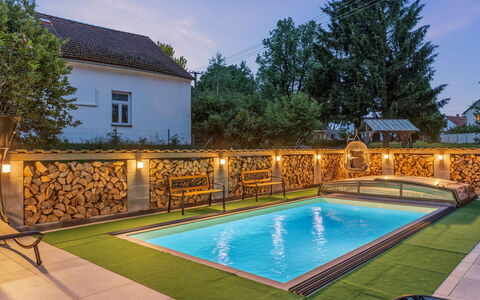 Party & Friends & Pool Villa: Zwembad, Toevlucht, Eco Hotel, Tuin, Waterpartij, Landgoed, Thermae, Backyard, Landscaping, Schaduw