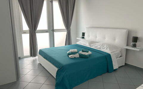 Case Martorelli - Belvedere Marittimo: Meubilair, Verdieping, Flooring, Interieur Ontwerp, Kamer, Slaapkamer, Bed, Bedding, Stoel, Bed Frame