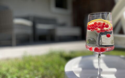 Panoramaperle: Tableware, Fruit, Voedsel, Ingrediënt, Drinkware, Produceren, Glaswerk