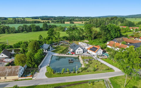 Luxury Retreat Resort: Zwemwater, Woongebied, Waterweg, Huis, Landschap, Waterloop, Vogelperspectief, Kanaal, Dak, Huis