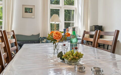 Marit - 1.5Km from the Sea: Dak, Huis, Deur, Verblijf, Schaduw, Siding, Werf, Landgoed, Backyard