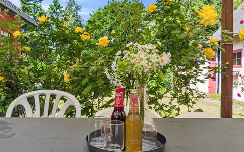 Marit - 1.5Km from the Sea: Dak, Huis, Deur, Verblijf, Schaduw, Siding, Werf, Landgoed, Backyard