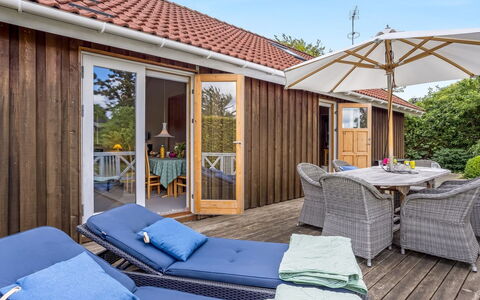 Elviira - 200M from the Sea: Huis, Verblijf, Veranda, Siding, Boerderij, Outdoor Structuur