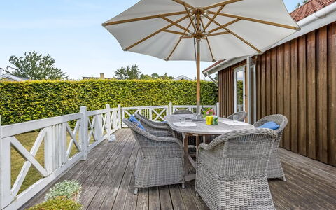 Elviira - 200M from the Sea: Huis, Verblijf, Veranda, Siding, Boerderij, Outdoor Structuur