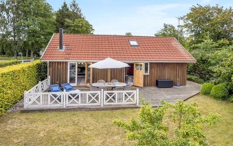 Elviira - 200M from the Sea: Huis, Verblijf, Veranda, Siding, Boerderij, Outdoor Structuur