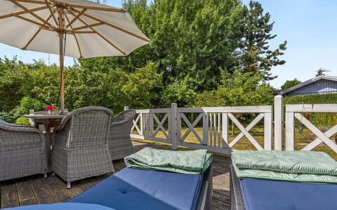 Elviira - 200M from the Sea: Huis, Verblijf, Veranda, Siding, Boerderij, Outdoor Structuur