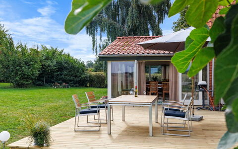 Alisa - 2.5Km from the Sea: Gras, Grasland, Land Lot, Verblijf, Landelijk Gebied, Weide, Garden Gebouwen, Tuin, Schuur