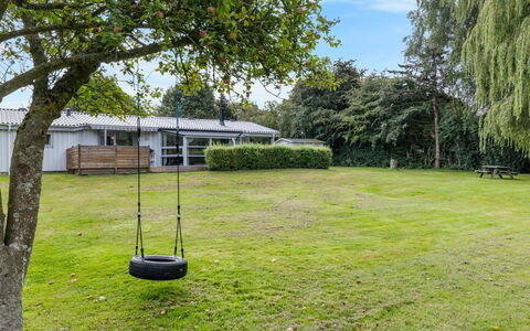 Tanita - 450M from the Sea: Huis, Dak, Huis, Deur, Verblijf, Schaduw, Tuin, Groundcover, Veranda, Werf