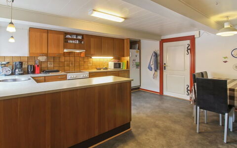 Henrieke - 10Km from the Sea: Interieur Ontwerp, Flooring, Meubilair, Verdieping, Hout, Plafond, Countertop, Keuken, Cabinetry, Kamer
