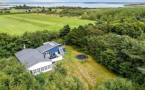Sami - 600M to the Fjord: Huis, Dak, Huis, Verblijf, Schuur, Garden Gebouwen, Siding, Werf, Blokhut, Hut