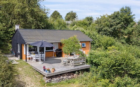 Marjanne - 800M from the Sea: Thatching, Verblijf, Huis, Dak, Huis, Boerderij, Hut, Landgoed, Dorp