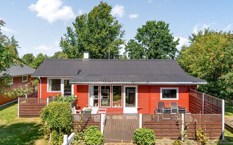 Sallie - 500M to the Fjord: Venster, Huis, Dak, Huis, Struik, Woongebied, Verblijf, Tuin, Deur