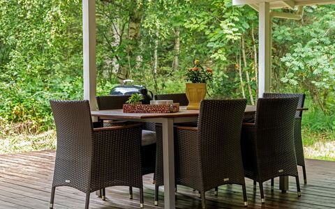 Melisa - 3Km from the Sea: Dak, Huis, Huis, Verblijf, Deur, Siding, Dek, Veranda, Plank, Hardwood
