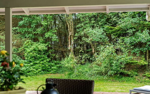 Melisa - 3Km from the Sea: Dak, Huis, Huis, Verblijf, Deur, Siding, Dek, Veranda, Plank, Hardwood