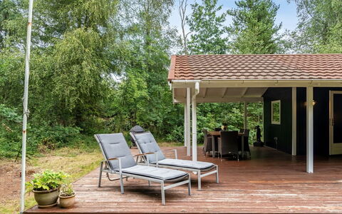 Melisa - 3Km from the Sea: Dak, Huis, Huis, Verblijf, Deur, Siding, Dek, Veranda, Plank, Hardwood
