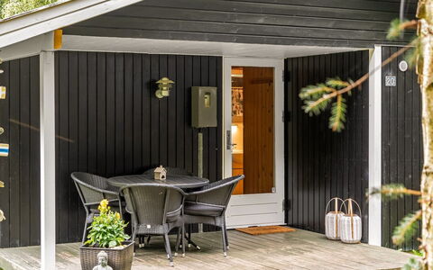 Melisa - 3Km from the Sea: Dak, Huis, Huis, Verblijf, Deur, Siding, Dek, Veranda, Plank, Hardwood