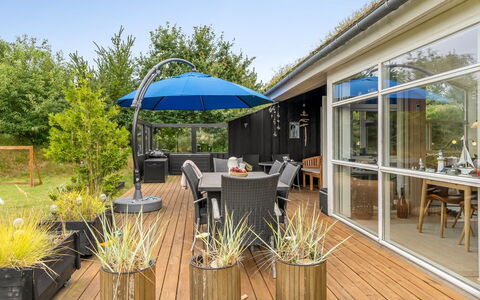 Selvi - 2.2Km from the Sea: Hout, Meubilair, Appartement, Kamer, Plafond, Beits, Stoel, Hardwood, Vernis, Timmerhout